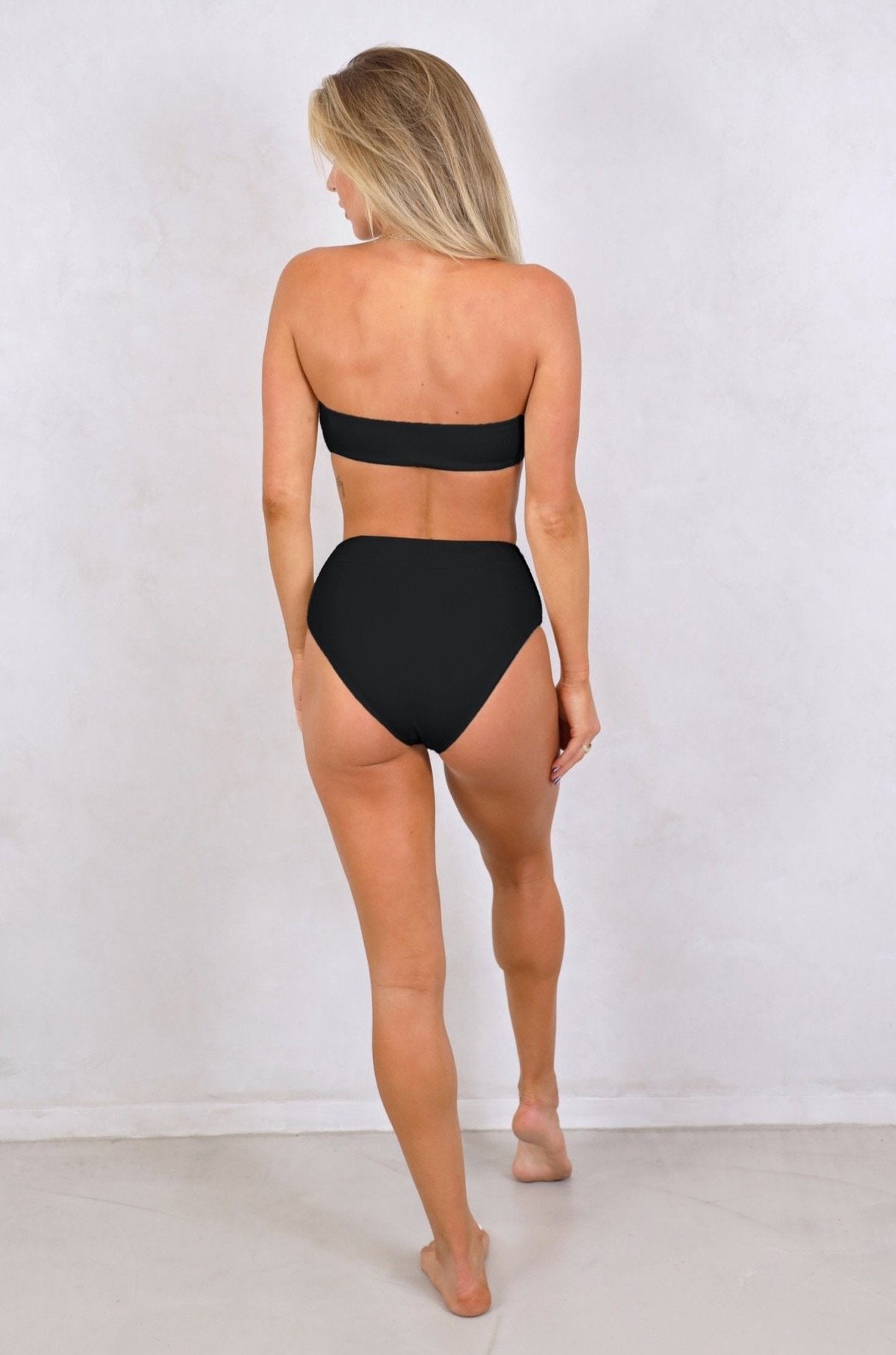 Shop women's high waist seamless ribbed swimwear.Shop Women's Swimwear online.Women's Bikinis and swimsuits. Black ribbed swimwear. High waist bikini bottoms. Full coverage. Black bikini bottoms. Free Shipping on any Australian Order over $100. Free Shipping to New Zealand on orders over $180. Afterpay Available.Alessia Bottom Black High Waist Seamless Stitching Full Coverage See our range Fabric: Ribbed / Easy to care / Stretchy / 87% Nylon / 13% Spandex. 