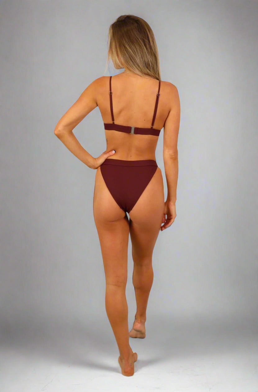 The Ariana burgundy ribbed two piece bikini set are known for their durability and function with adjustable straps,removable padding and a secure back clasp attachment. Shop Women's Swimwear. Women's Bikinis and swimsuits. Ribbed Swimwear. Free Shipping on Australian Orders over $100. Free Shipping to New Zealand on orders over $180. Afterpay Available. Shipping Worldwide.